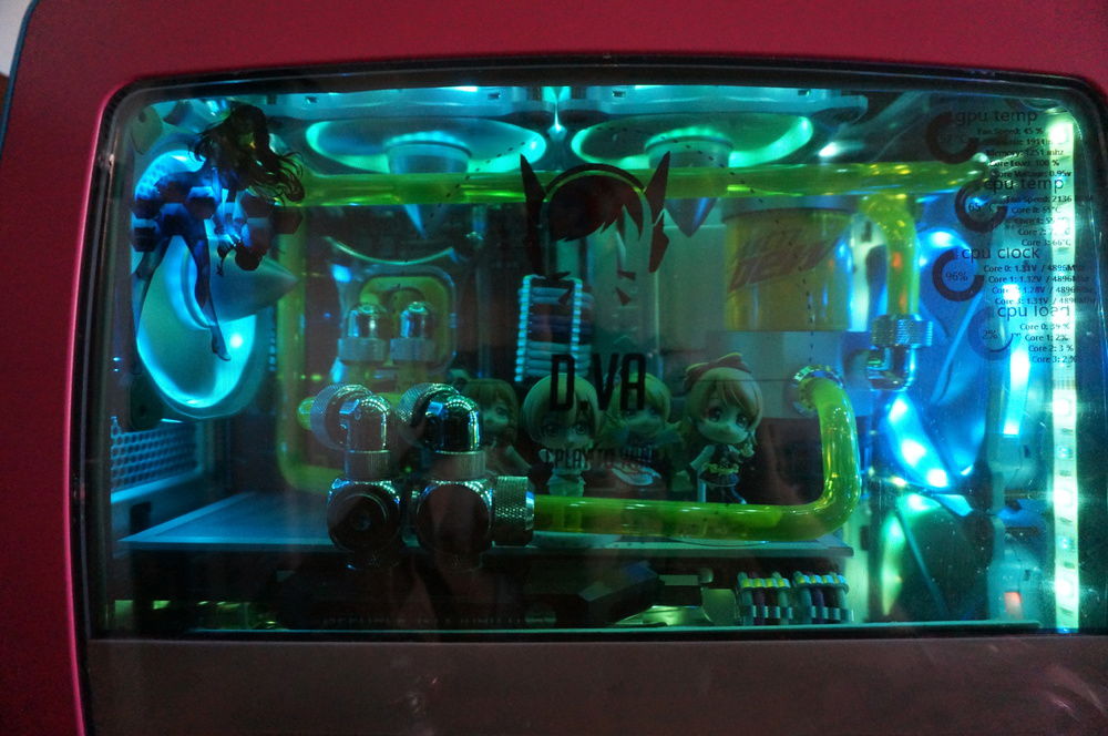 Side panel LCD window with some PC stats displayed. Possible future upgrade to a better quality LCD.