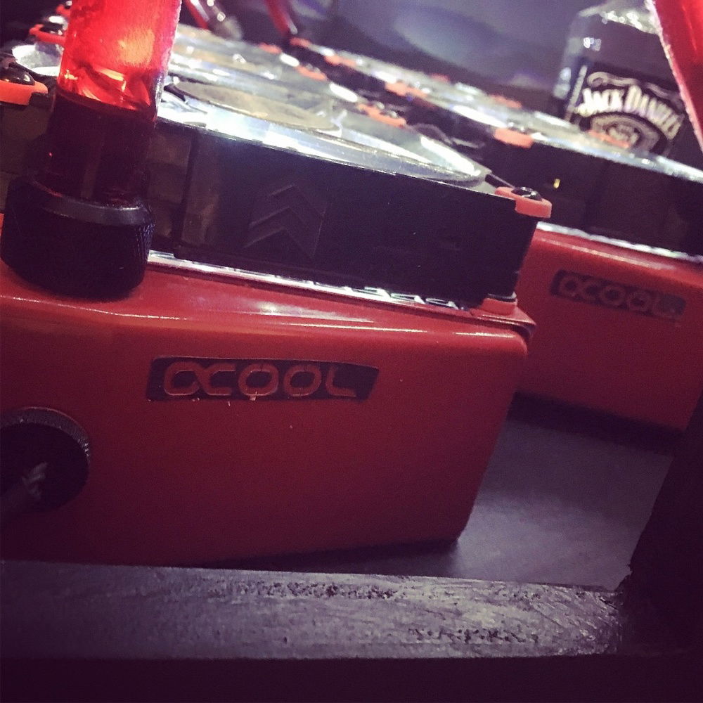 Custom painted Alphacool Nexxos radiators with InWin Aurora fans