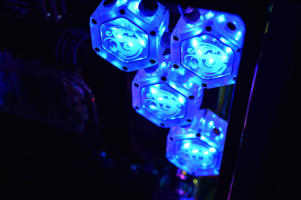 Royal Blue by Bitspower & Seelenwolf