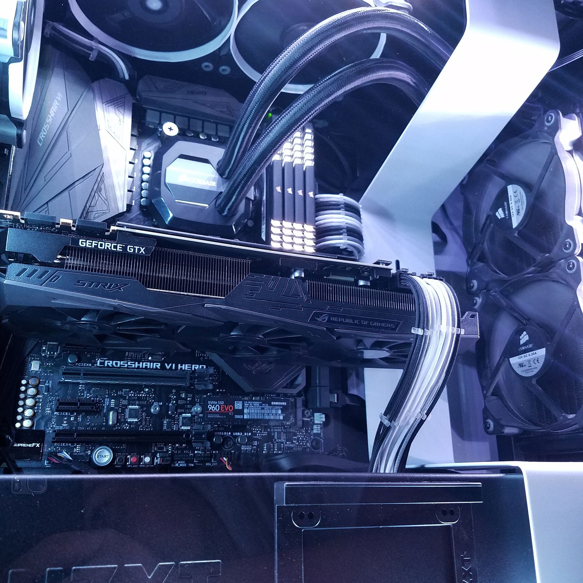 White and Black PC » builds.gg