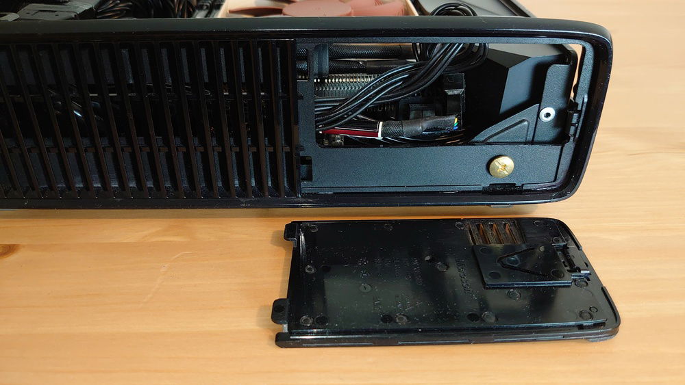 Bottom vent screw attachment