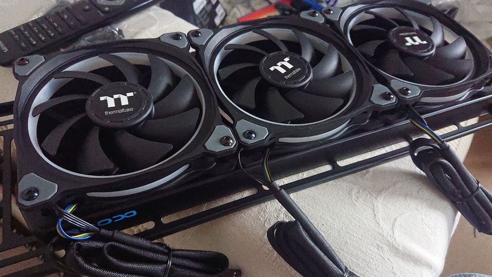 New fans arrived with sync controller