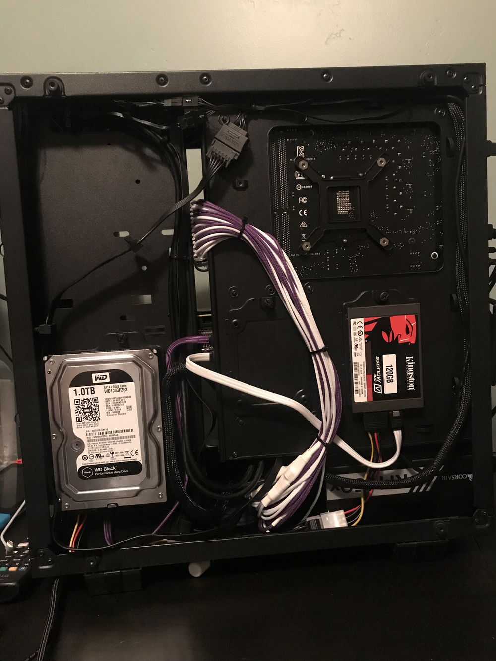 Rear cable Managment