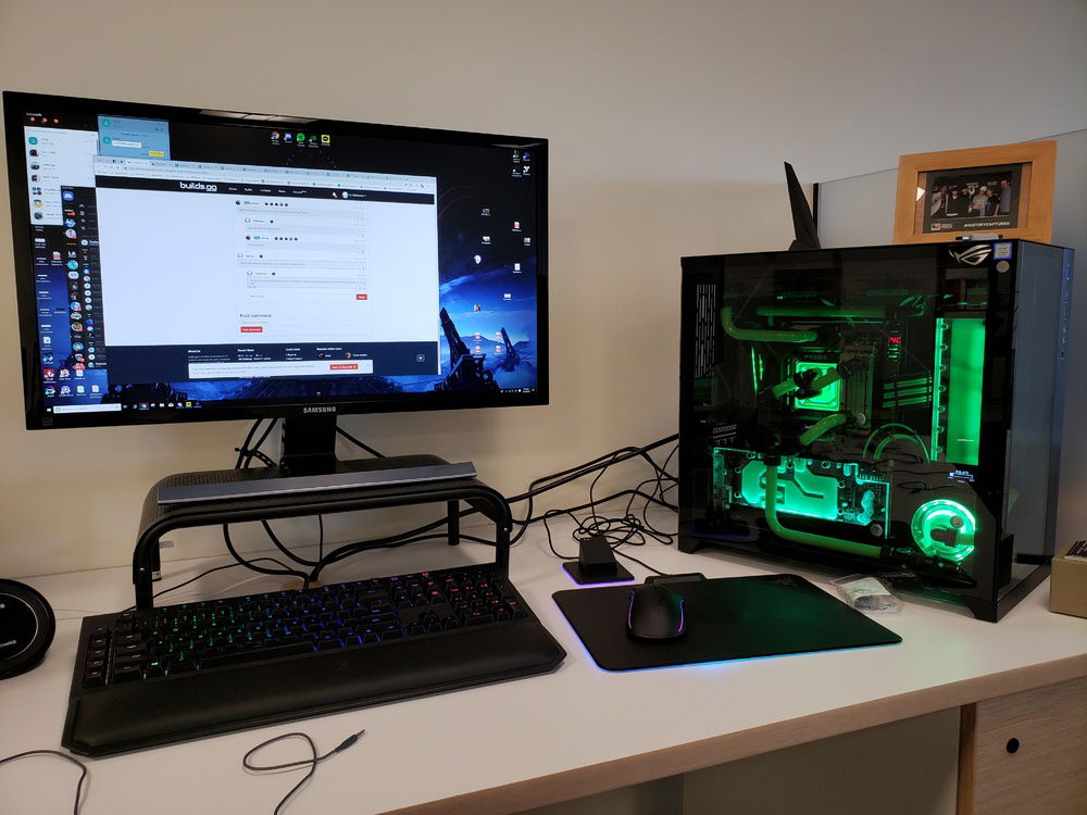 Office set up. Excuse the messy cables please.