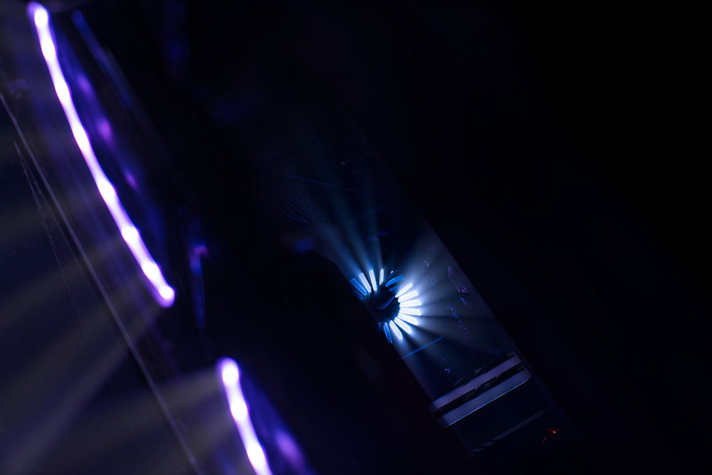 Another view from the other side showing the GamerStorm AIO reflected in the black glass on the cases's bottom.