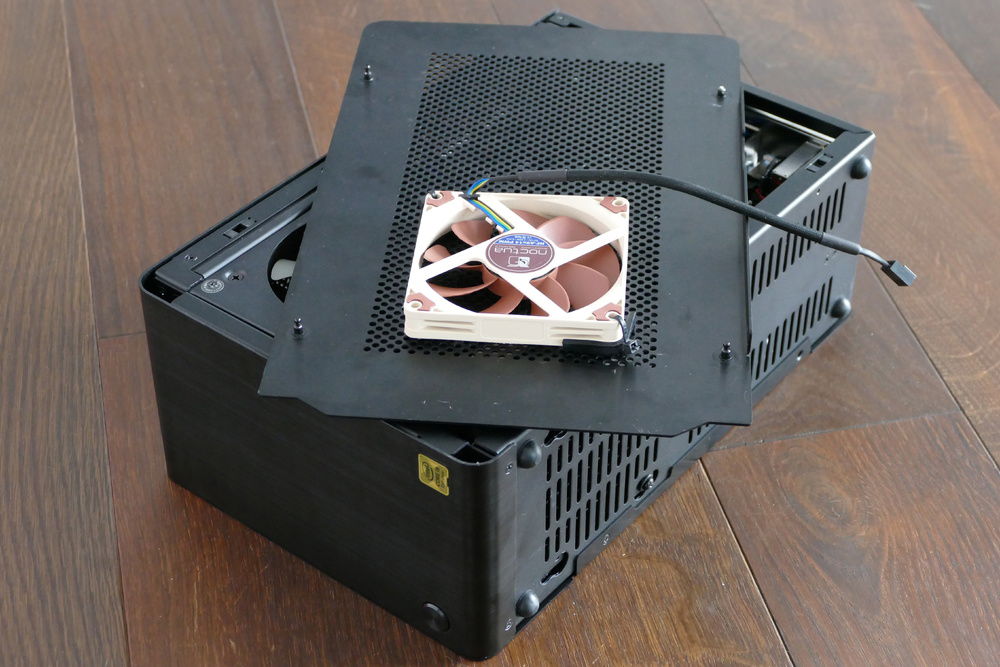 Detail of Fan mounted on Side Panel 
Main purpose is to push in additional fresh air for Mainboard/SSD - Fan running @ 800rpm (silent)