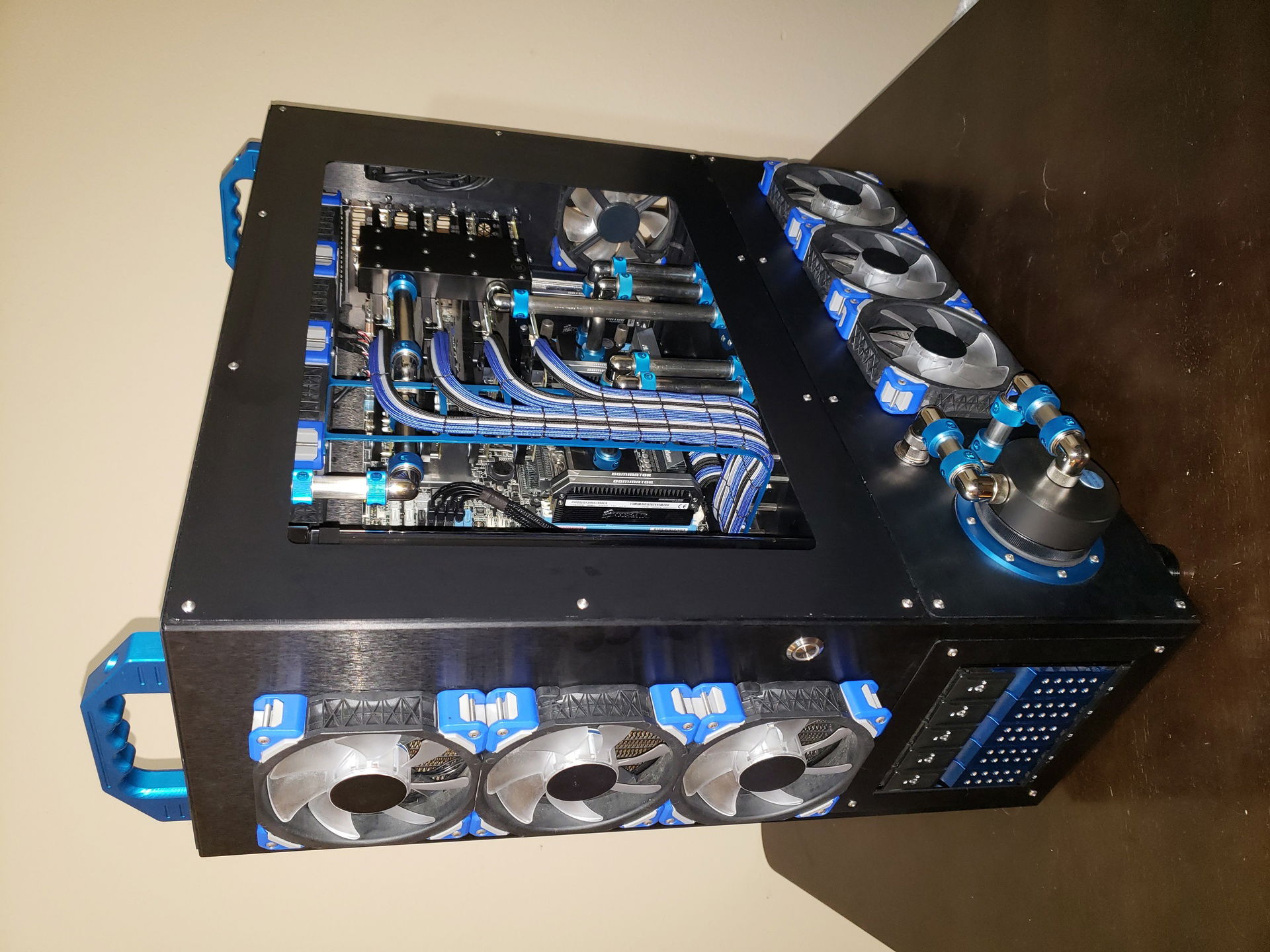 7 Player VM Gaming Monster » builds.gg