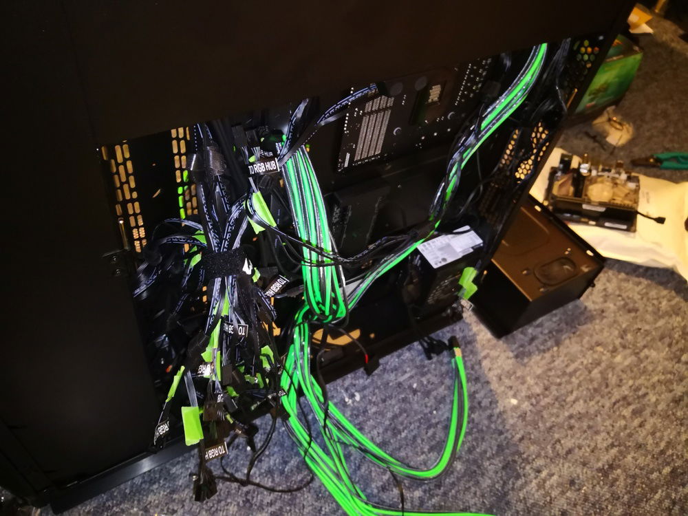 This shows how I kept all the fan cables out the way while i worked
