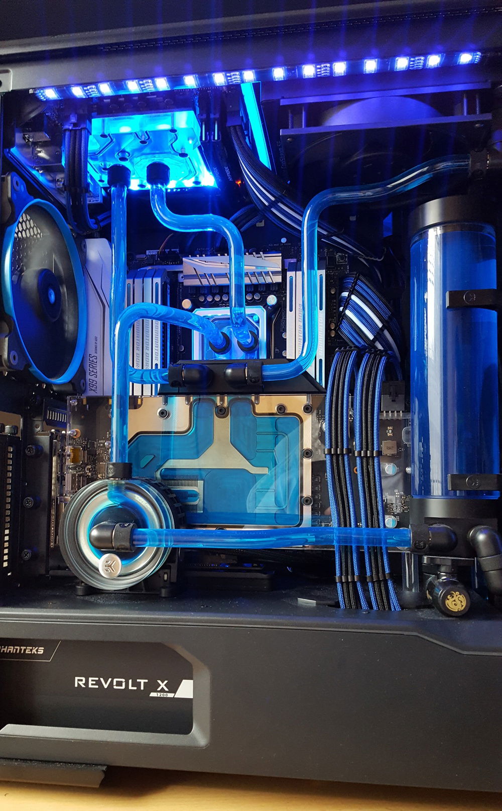 Barely audible in idle and very quiet under load (OLD)