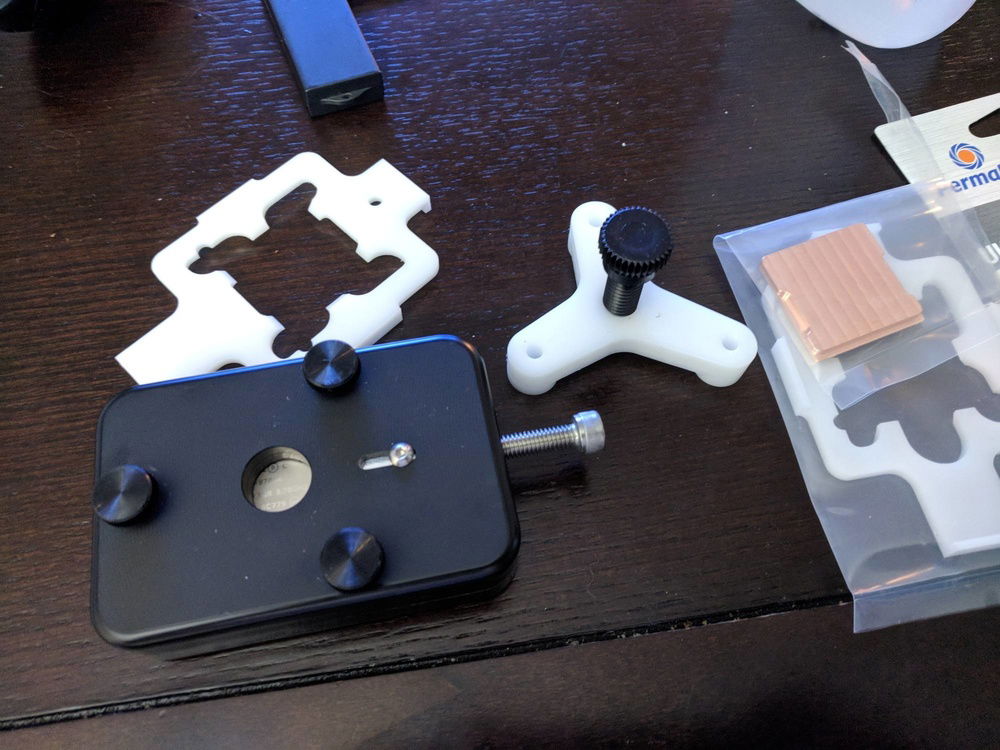 Using the Rockit Cool Delid tool.