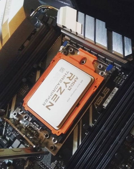 AMD RYZEN Threadripper 2950X installed on the Asus Prime X399-A motherboard.  People I will give you a tip.  When screwing it in, please thread all 1 2 3 just a tiny TINY little bit, then go 1 2 3 until the torq wrench stops.   Best method for zero issues.   @_marcelo_pc_games_