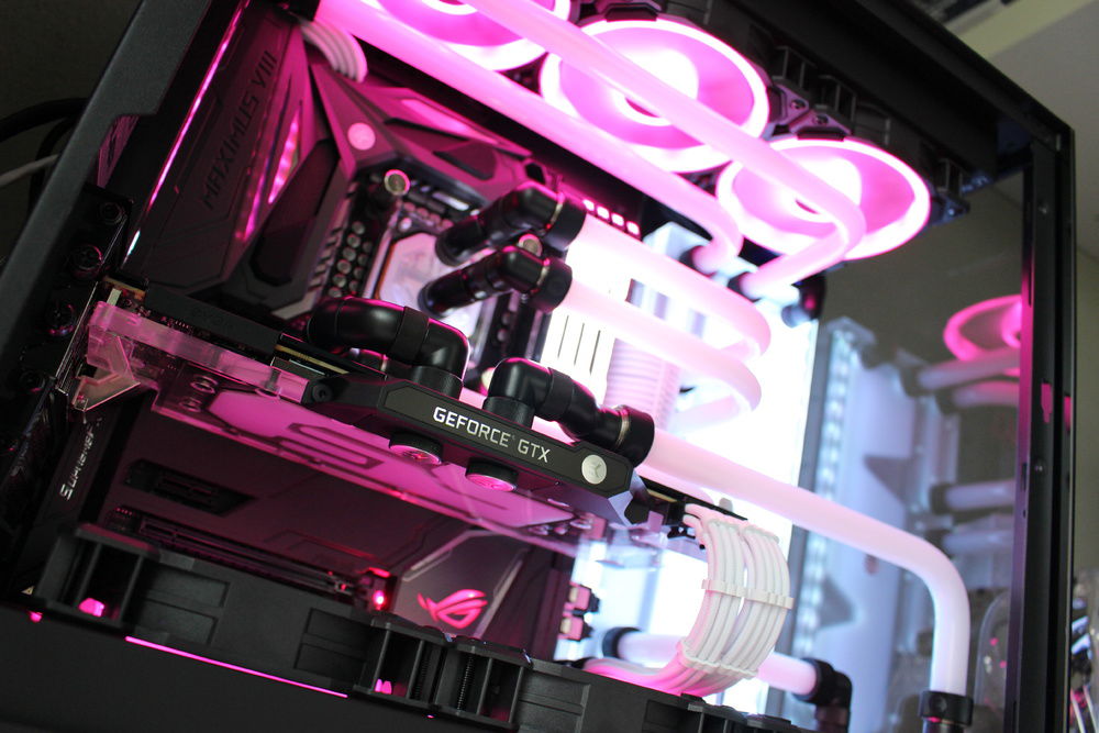 Picture after just finishing the build (but still with the Maximus VII Formula) v1.0