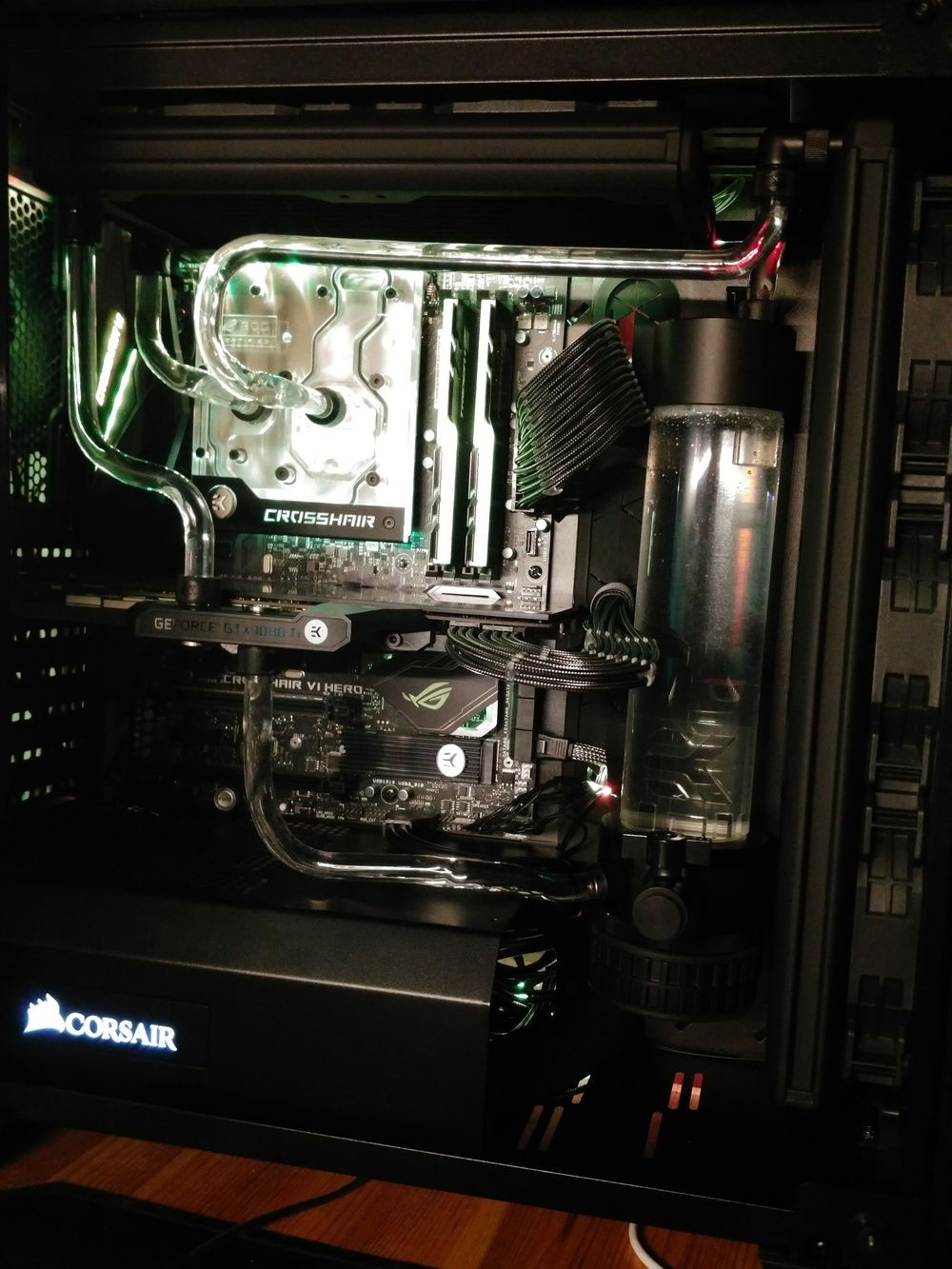 Version 2.0 of the build (January 2018) adding the cables and watercooling loop.