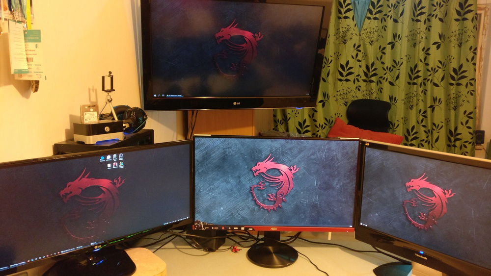 My old AOC G2790PX in middle, and testing  LG 29UM58-P (left)