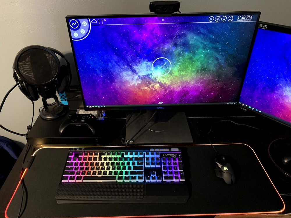 Up close shot of my main monitor and peripherals. Not mentioned are the Sennheiser HD 558 headphones and the Blue Yeti microphone.
