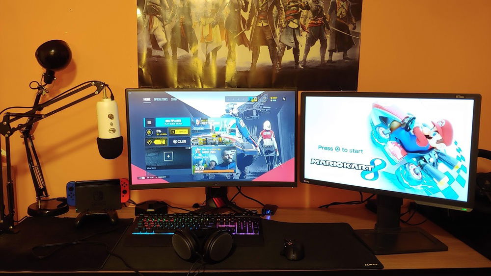 New setup. Replaced 144Hz main monitor with a 27in curved Asus ROG Swift 144Hz monitor, and I'm now using my old 144Hz monitor as my secondary instead of the 60Hz. Also got a new keyboard, mouse and microphone arm.