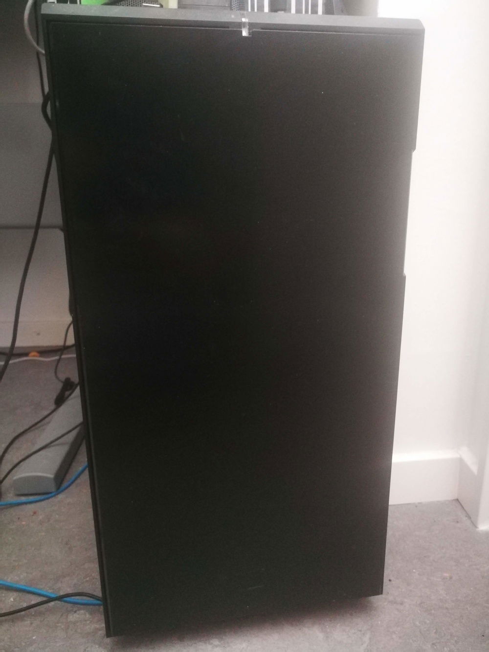 Fractal Design Define R4 front