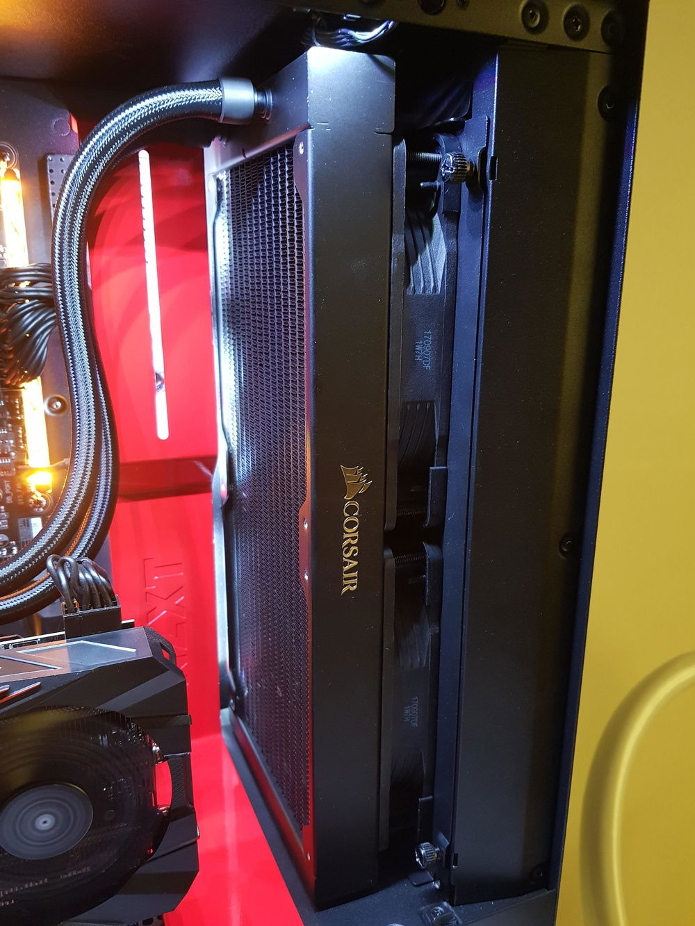 Noctua fans used for the AIO.