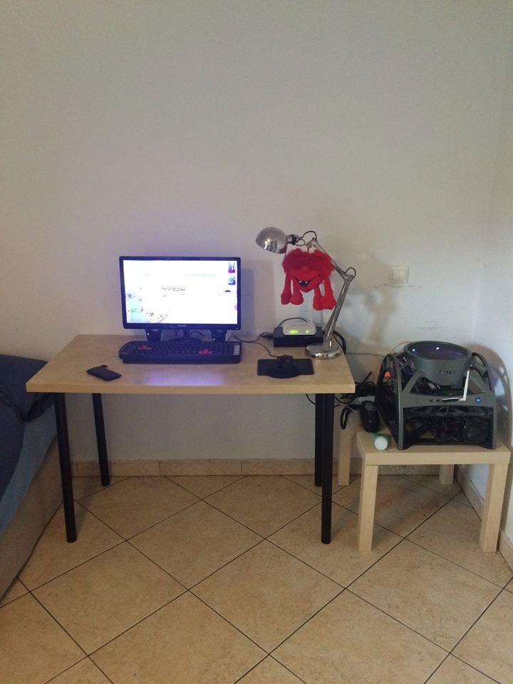 Case : Antec skeleton