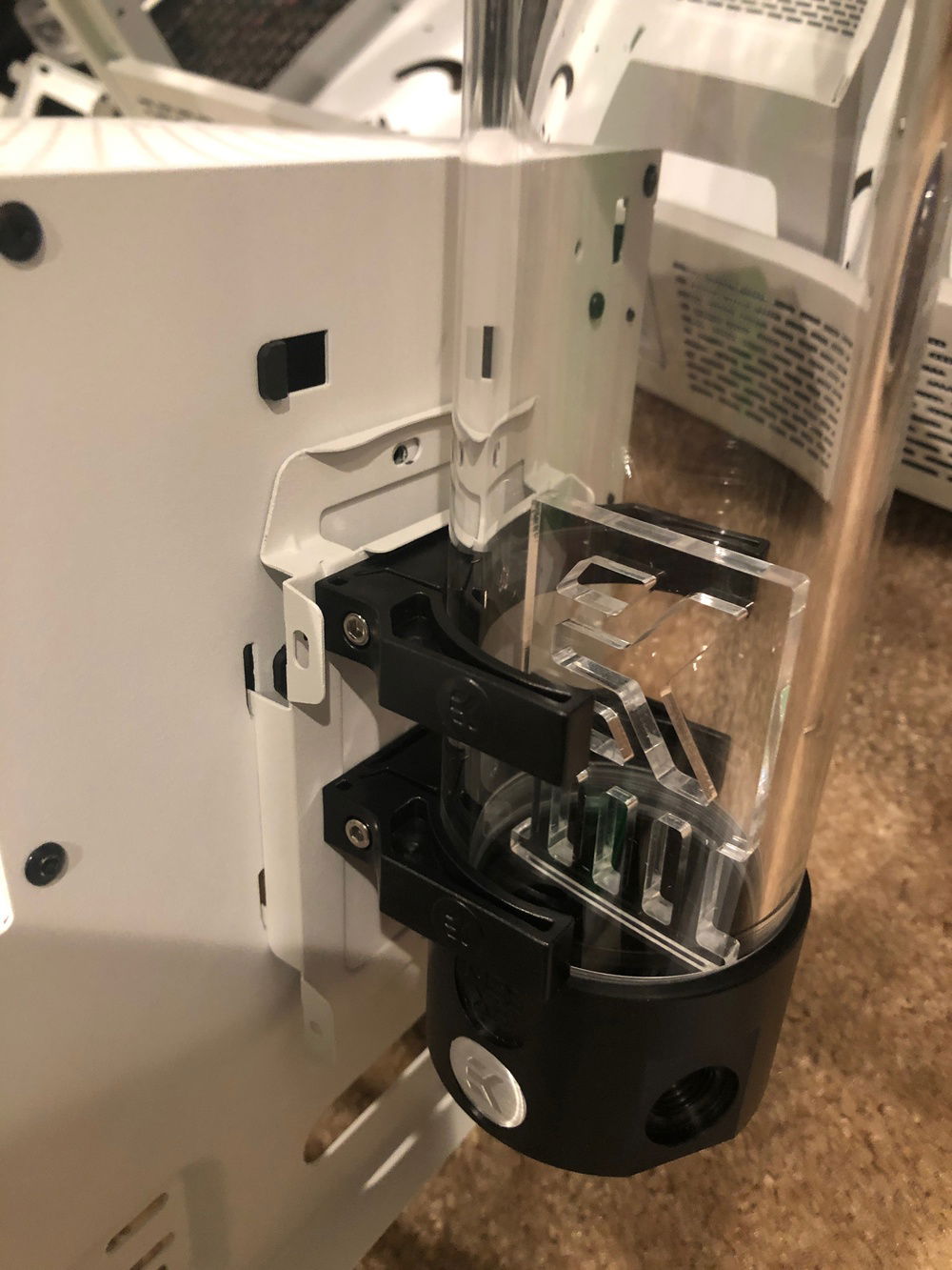 Custom housing for reservoirs