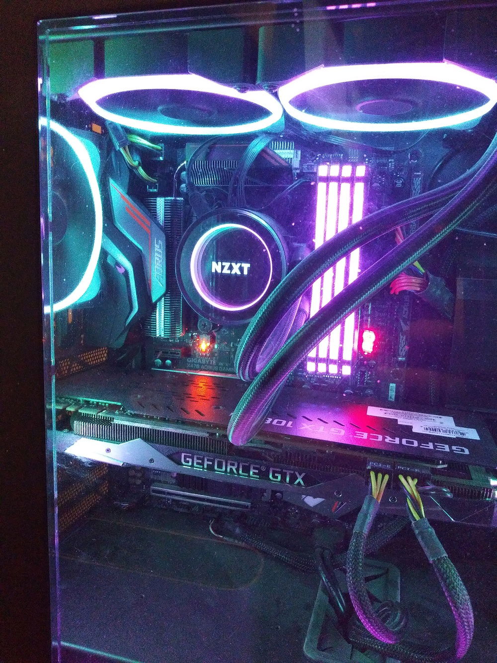 sidenote no the aio lines aren't touching the gpu backplate