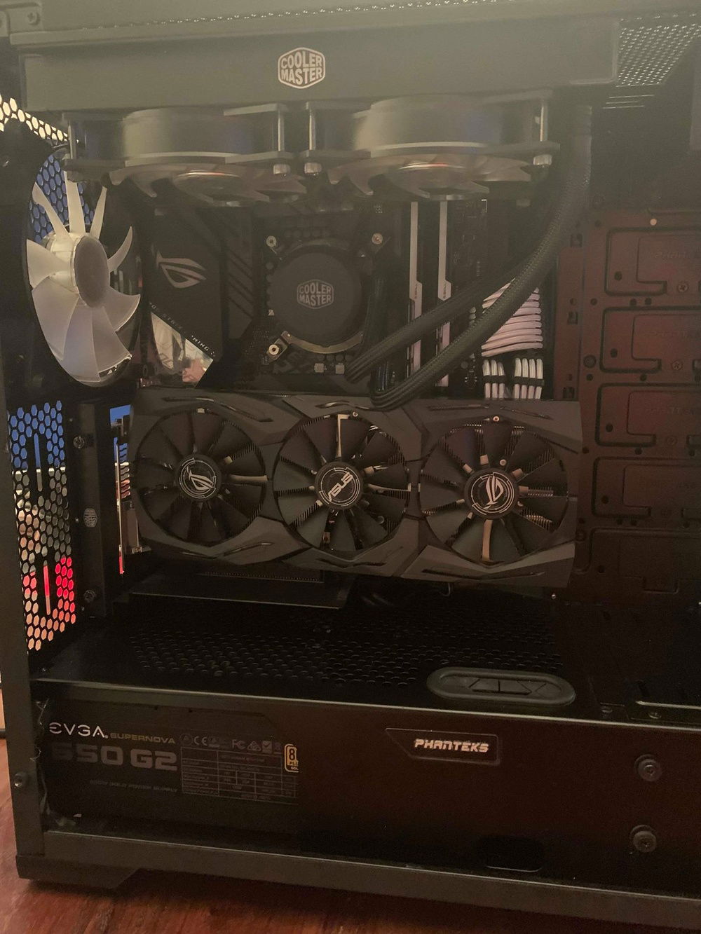 Case open, cables clean.
