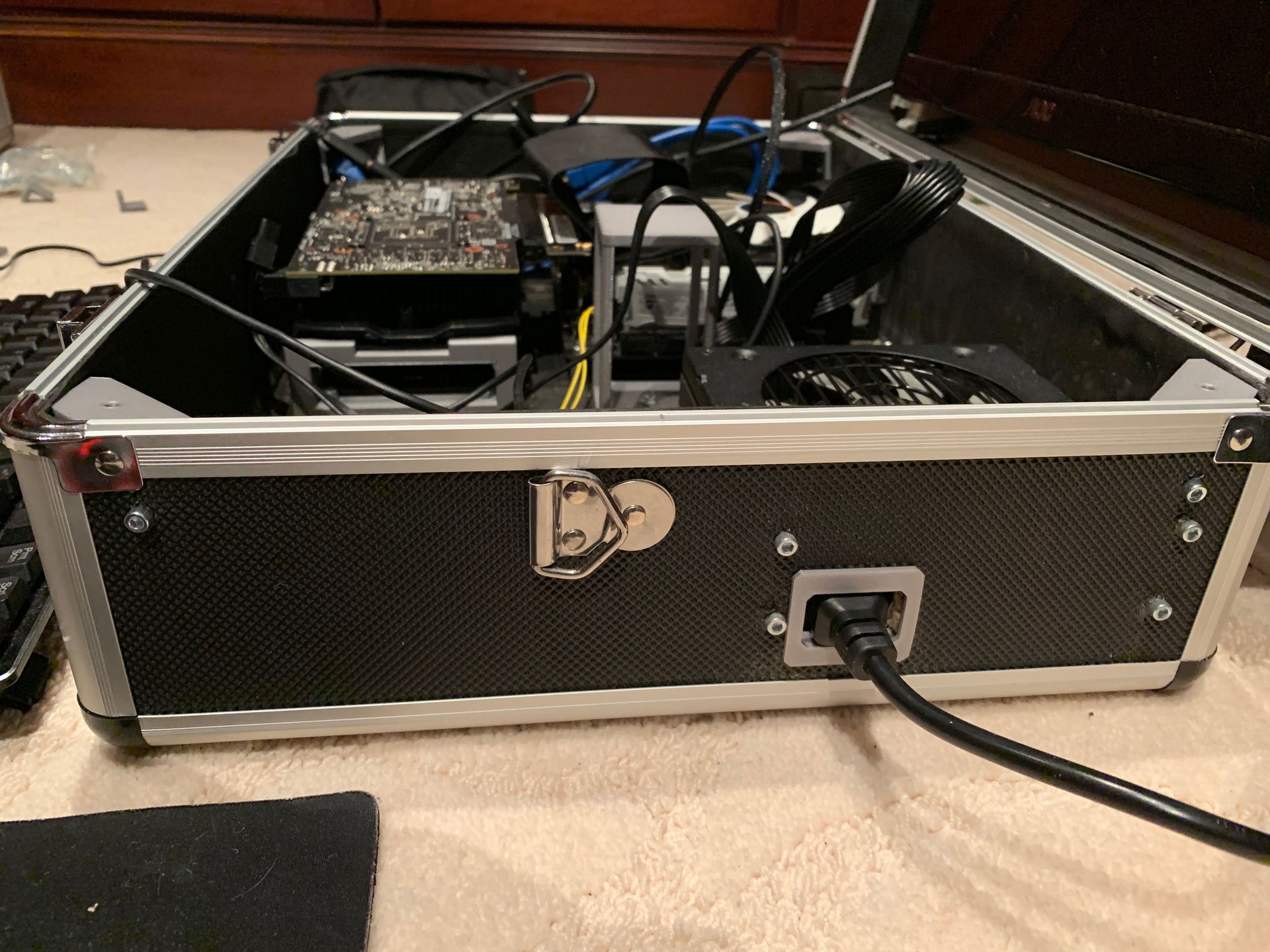 Compact Briefcase PC » builds.gg