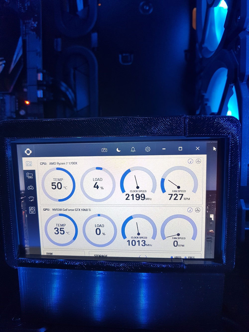 Raspi LCD Monitor on 3d Printed Stand