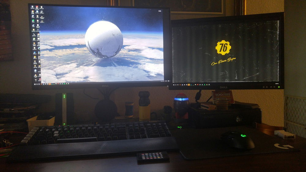 My desk at the time of uploading to Builds.gg