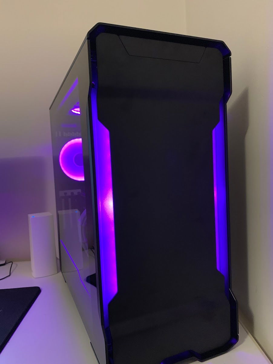 Amazing Phanteks Evolv X.