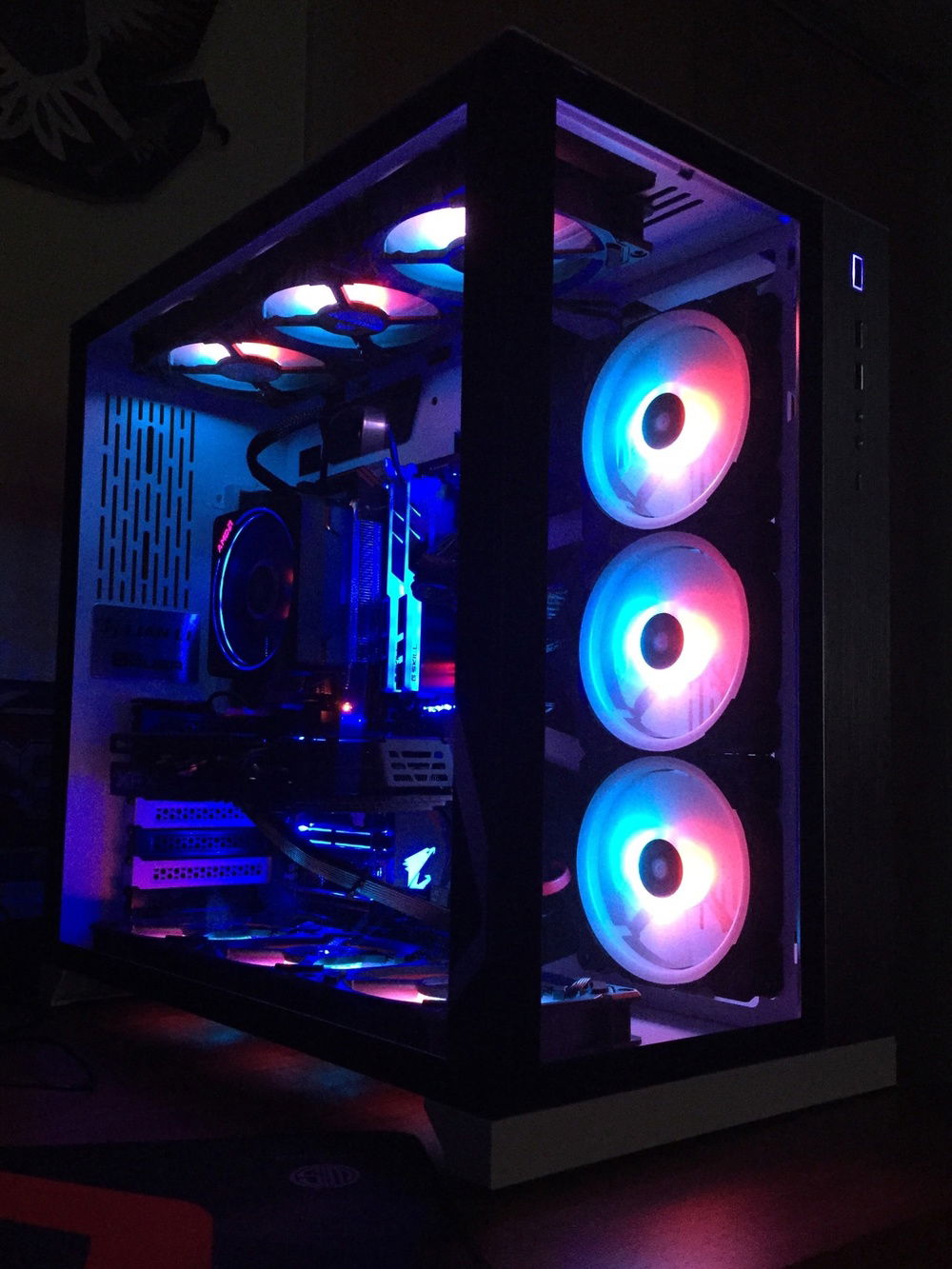 9 Corsair ll120 Fans with Commander Pro