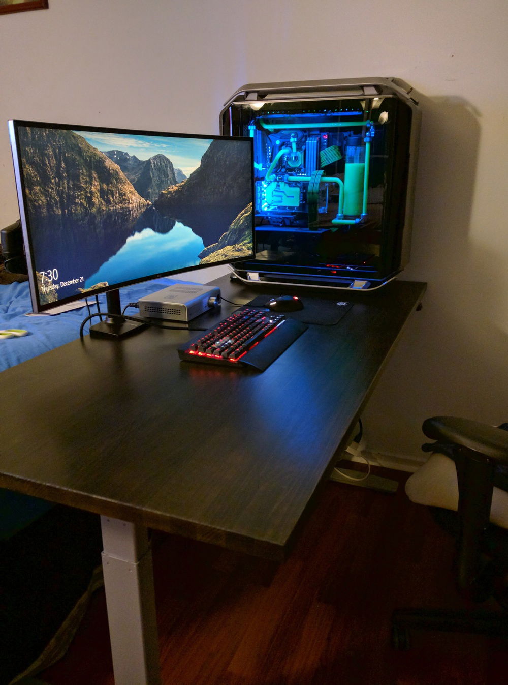 I stained/finished the desk myself. The legs are Linak DL6 Lifting columns.