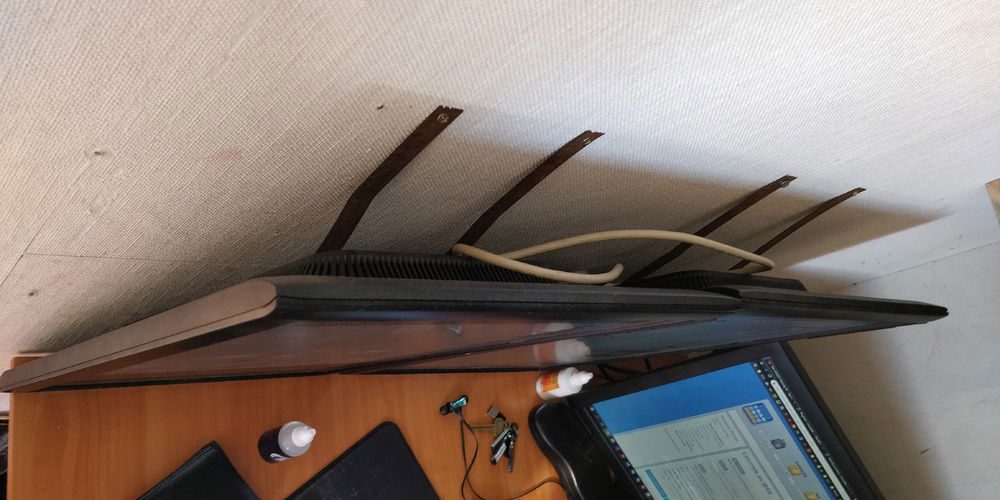 Custom Wall Mounts for 4 monitors under a 1$