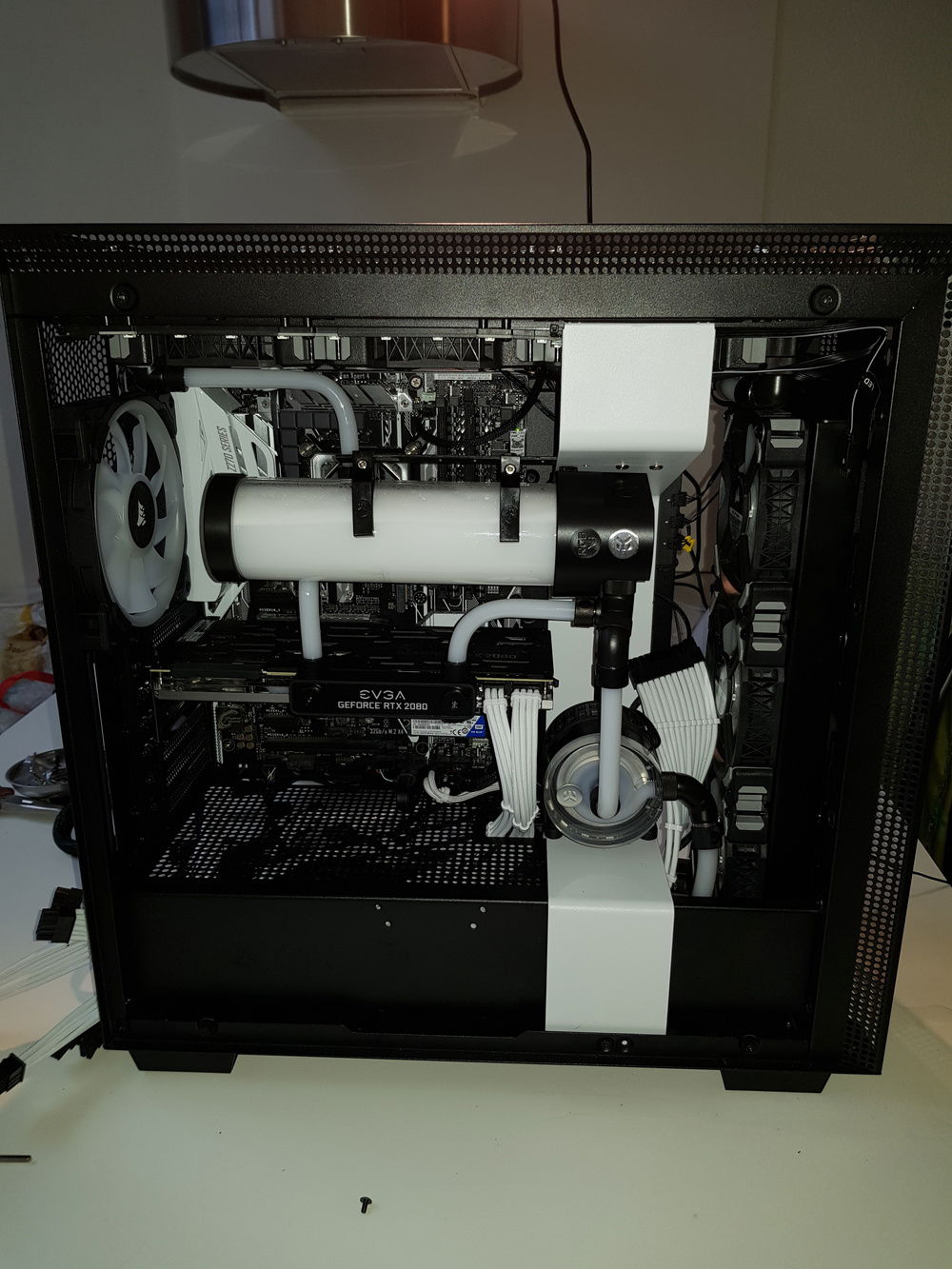 Flushed twice with destilled water.
Ready for testing and first fill with EK solid cloud white.