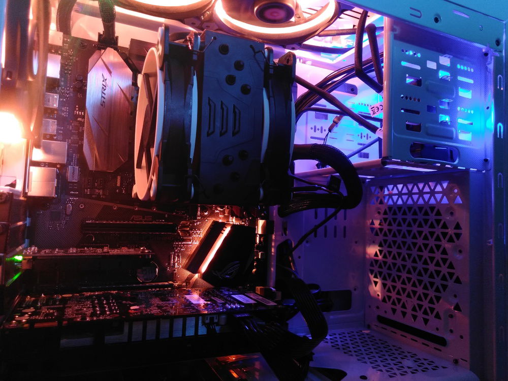 The Arctic Freezer 33 dual after being swapped in along with the front intakes being replaced by the Aerocool Shark fans