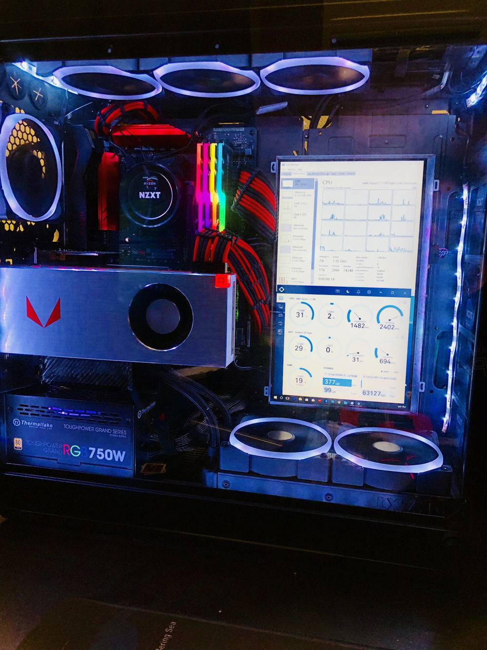 Task Manager and CAM software in internal monitor