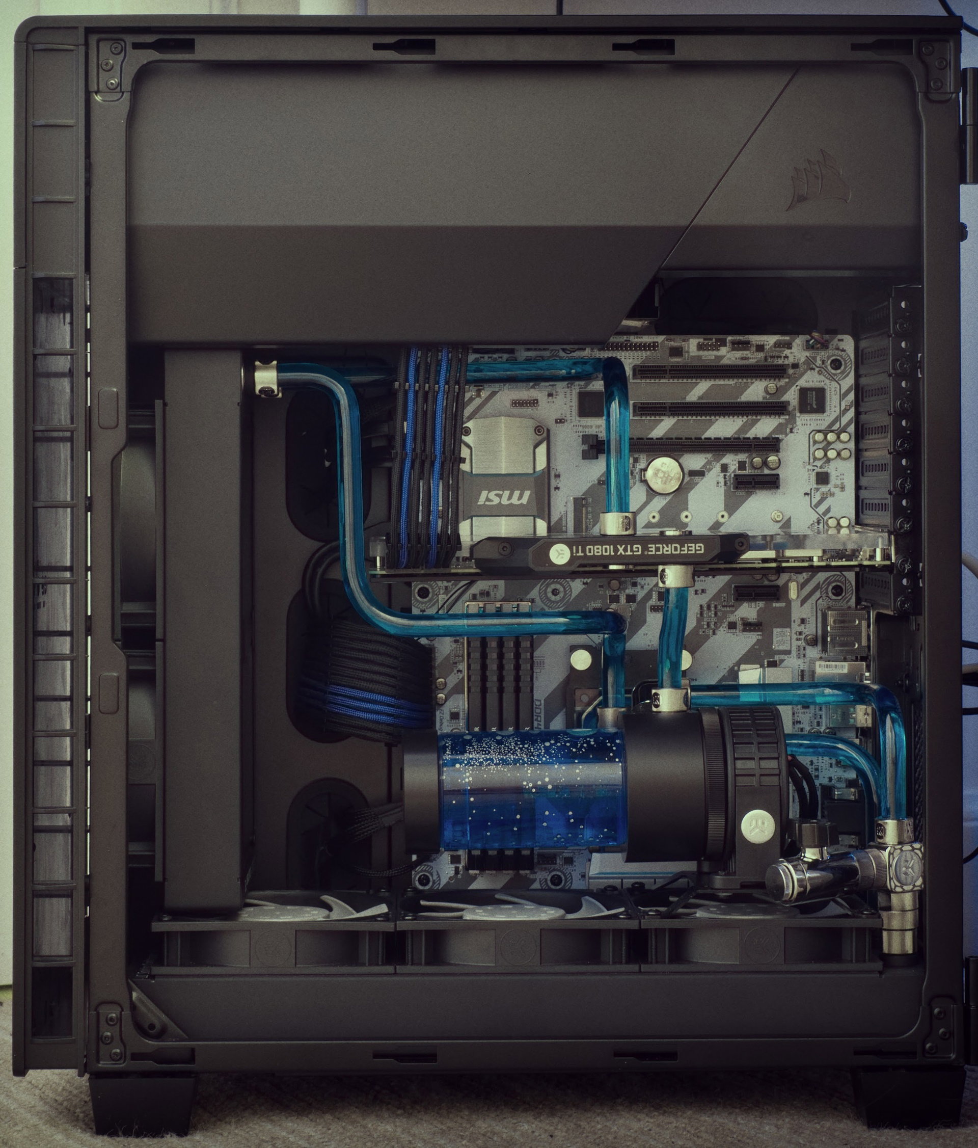 Inverted 1700X & 1080Ti Build » builds.gg