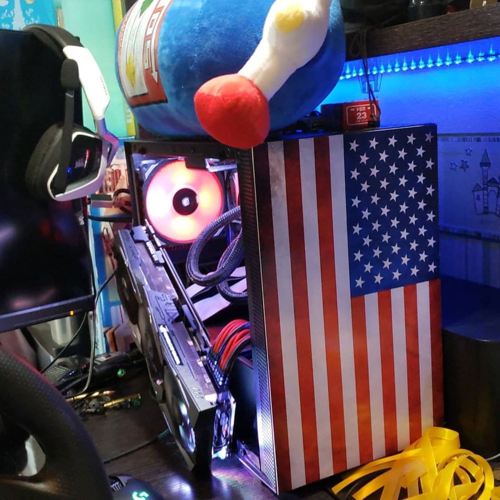 The GPU fans were always at 100% speed because of obvious reasons, so I just hung it like this lol