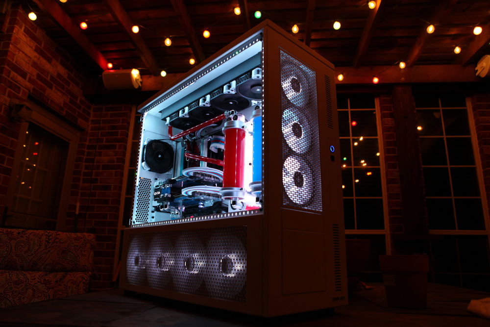 An outdoor under-angle of Martini. This took a LOT of patience and practice to get right, as I'm an amateur photographer. Getting the lighting from the lights above to work with Martini's blisteringly bright LEDs was nothing short of a challenge. It was absolutely worth the effort.