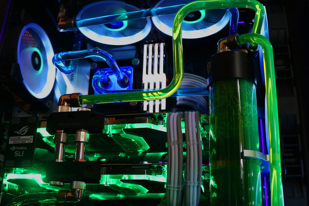 Intel Blue and Nvidia Green Dual Loop » builds.gg