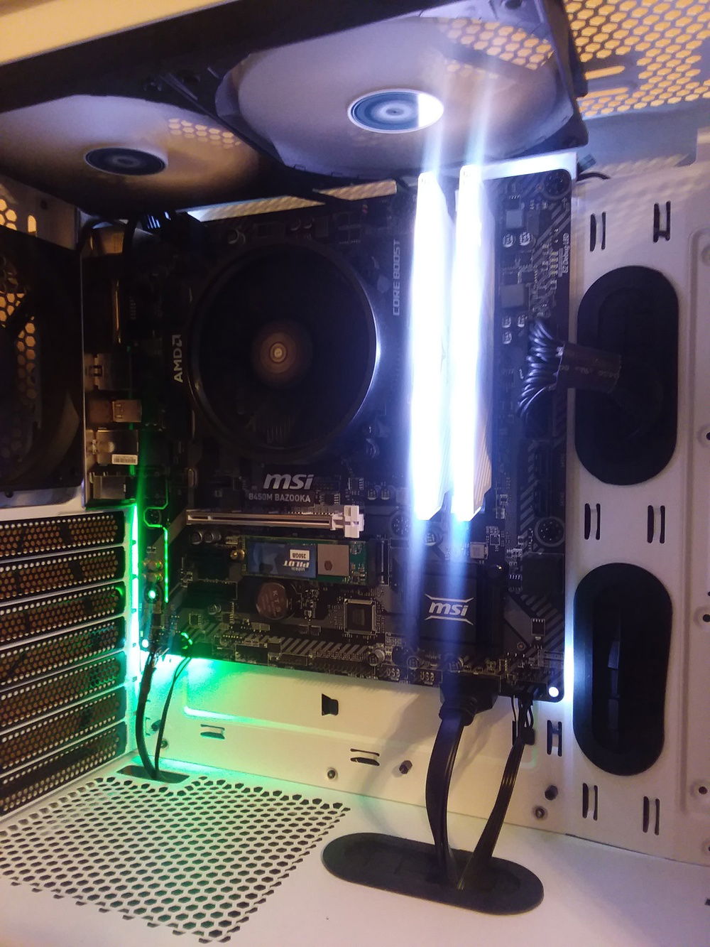 New internals, white fans