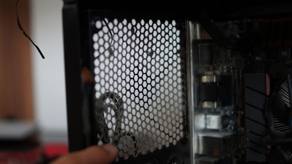 That my friends is what a PC without dust filter and no cleaning for more than 2 years looks like
