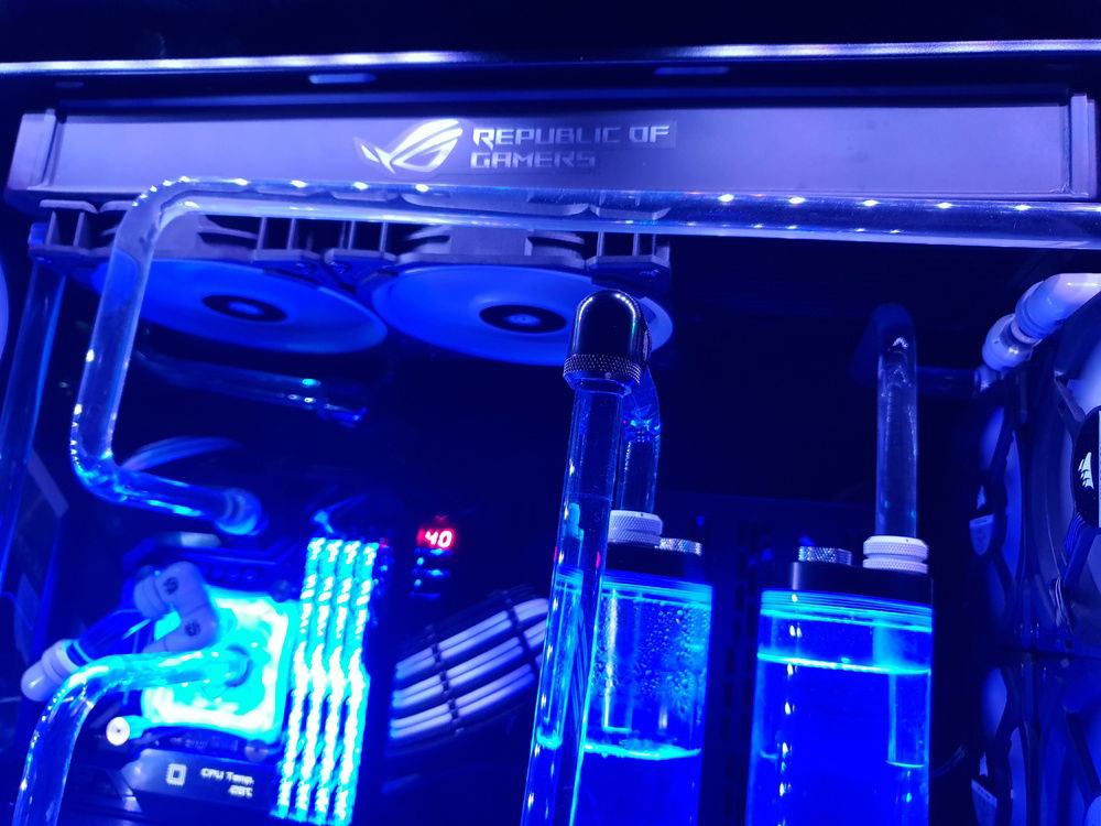 Bitspower 420 Radiator running on two Corsair LL140