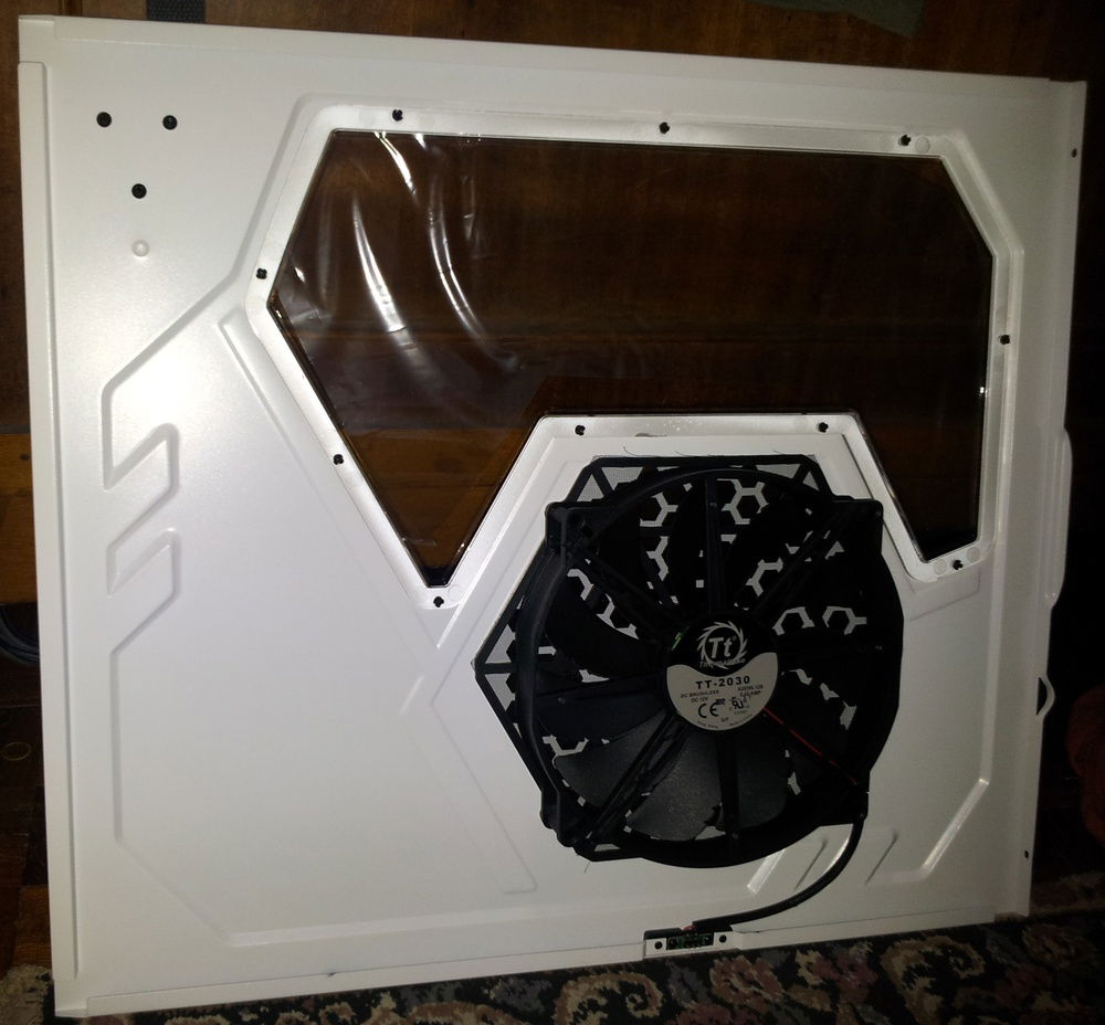 The feature I love the most about this case is that you can remove the side panel without worrying about the side fan cable