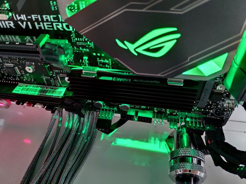 Samsung 970 Evo with aquacomputer cooler