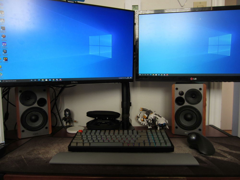 Edifier R1280T + Keychron K4