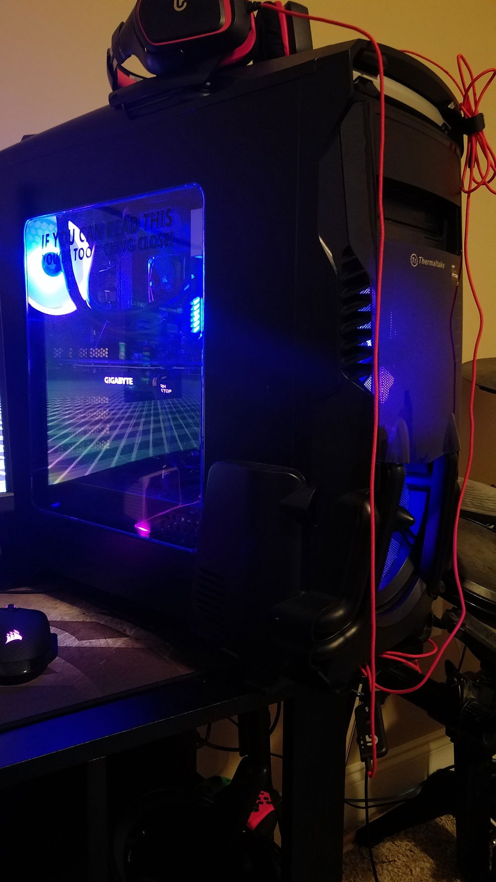 This is the tower itself with the red wire being to my G230, which I use for voice chats and general mic quality since the Void's mic is less than perfect.