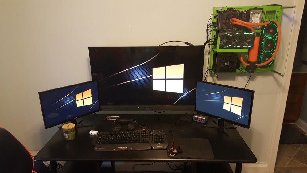 Monitors, mouse, keyboard, & wall mount.