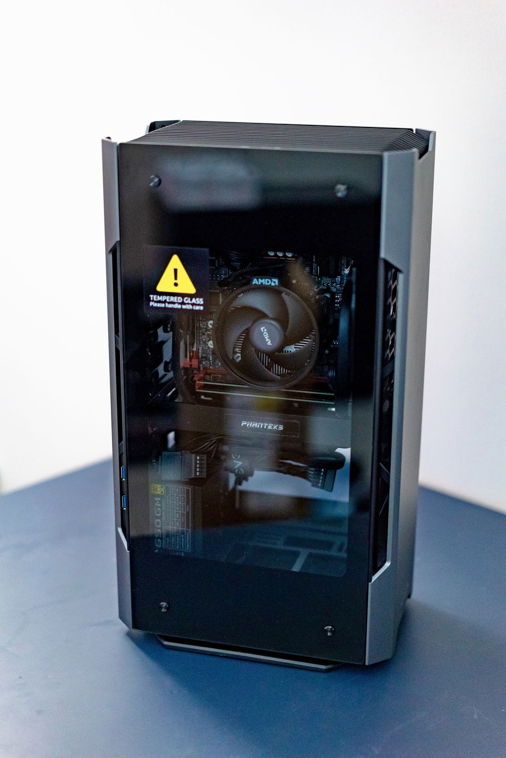 First build had the stock cooler and RAM modules without coolers.