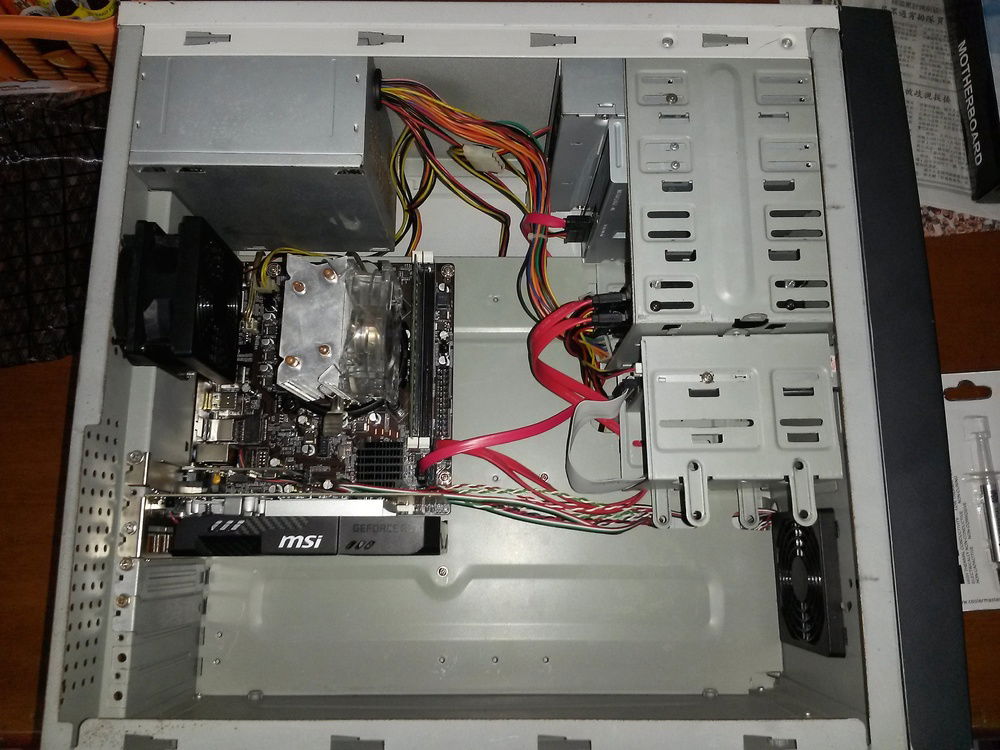 Yeet it into the case and...
Look kind of empty but it works anyway
Also, the whole Windows10 OS got screwed, so have to reinstall it oof